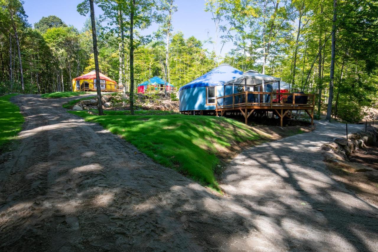 Yourtes Glamping Du Poisson Blanc Notre-Dame-du-Laus ภายนอก รูปภาพ